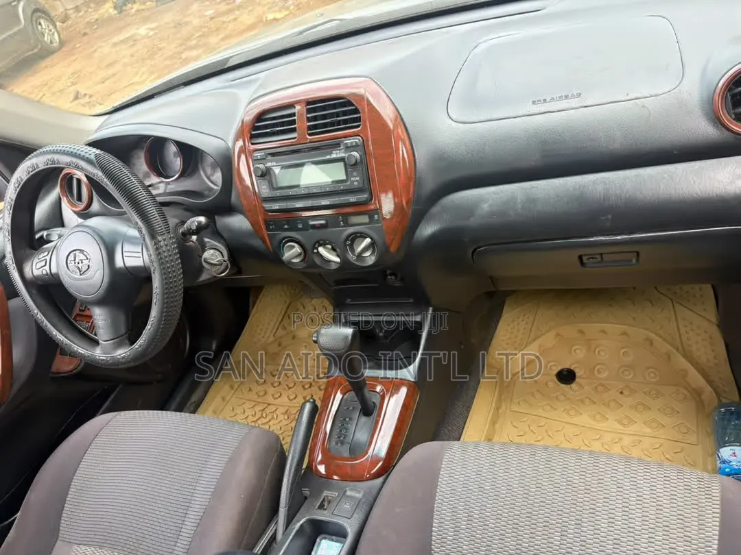 Toyota RAV4 Automatic 2004 Gold