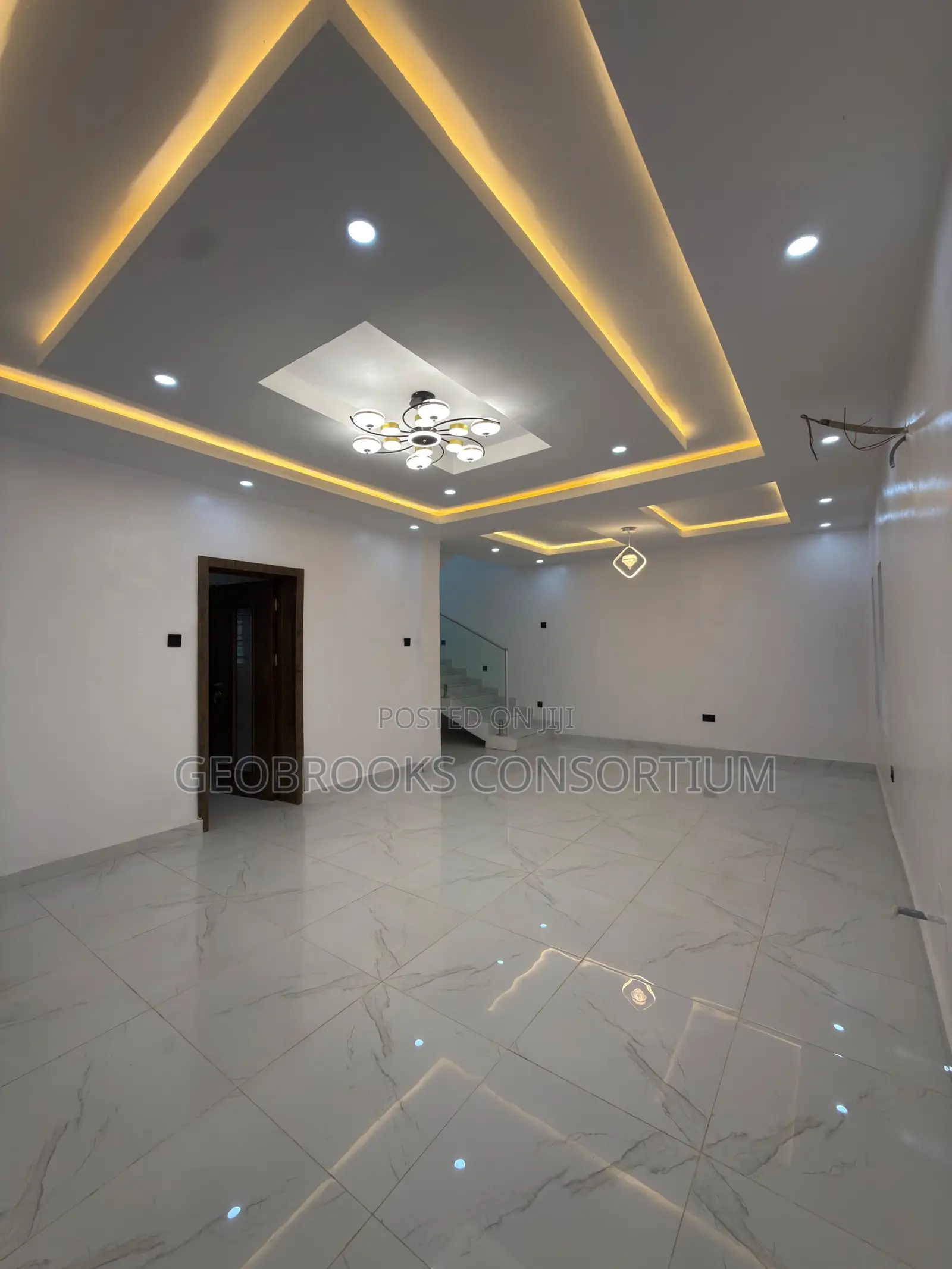 5bdrm Duplex in Kolapo Ishola Gra, Akobo for sale