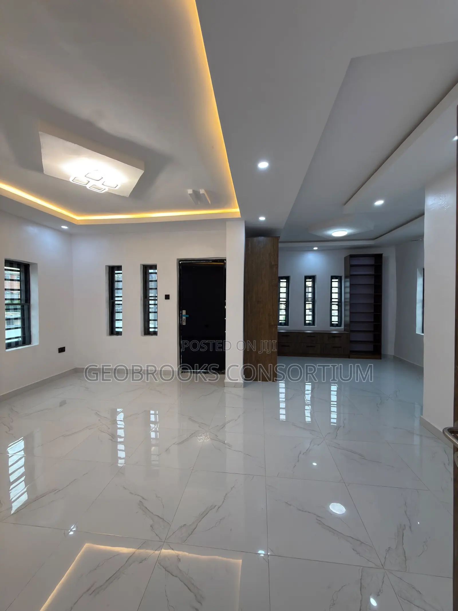 5bdrm Duplex in Kolapo Ishola Gra, Akobo for sale