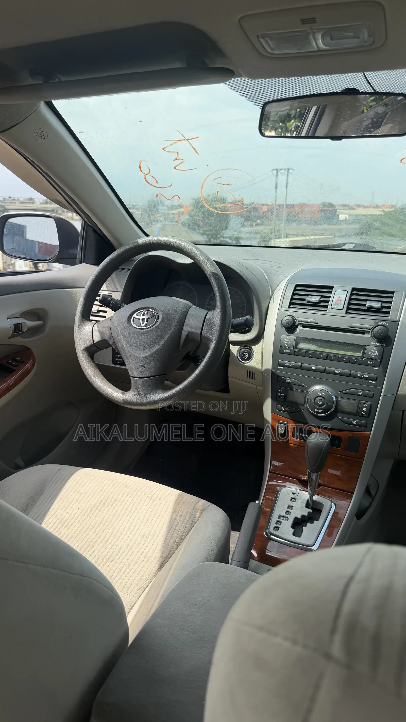 Toyota Corolla LE 4dr Sedan (1.8L 4cyl 4A) 2010 Gold