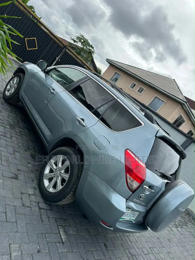 Toyota RAV4 2.4 2008 Blue