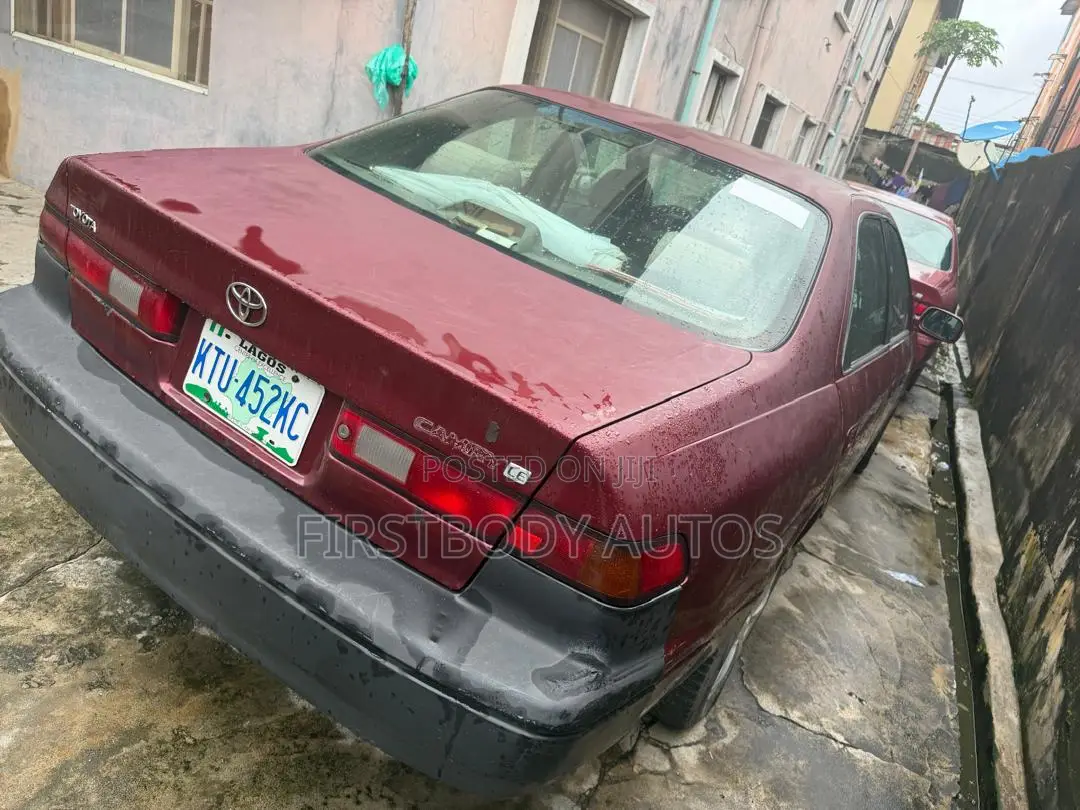 Toyota Camry Automatic 1999 Red