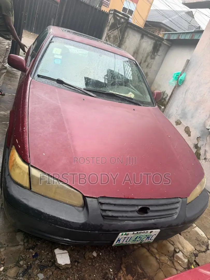 Toyota Camry Automatic 1999 Red