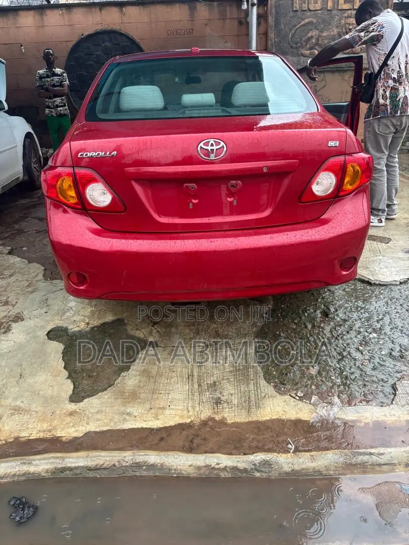 Toyota Corolla LE 4dr Sedan (1.8L 4cyl 4A) 2012 Red