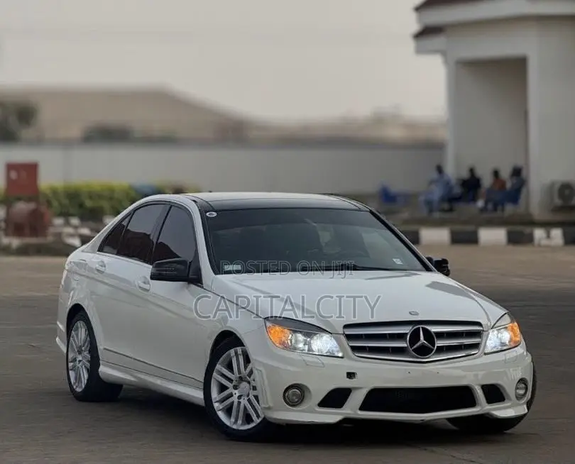 Mercedes-Benz C300 Luxury 4Matic Sedan AWD (3.0L 6cyl 7A) 2010 White