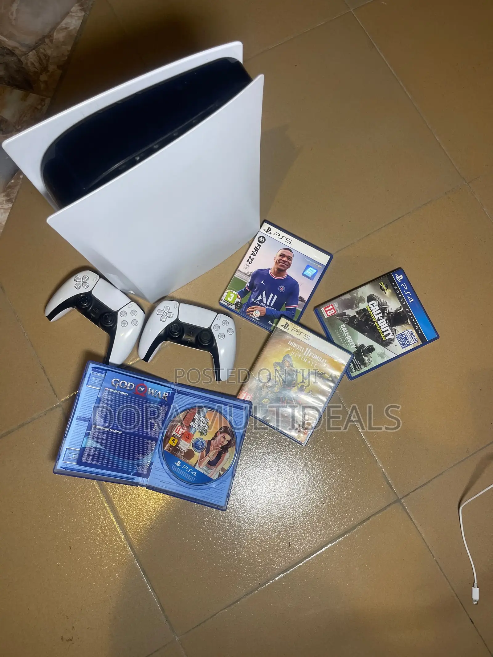 PlayStation 5 Disc Edition (825GB) + 2 Controllers + 3 Games