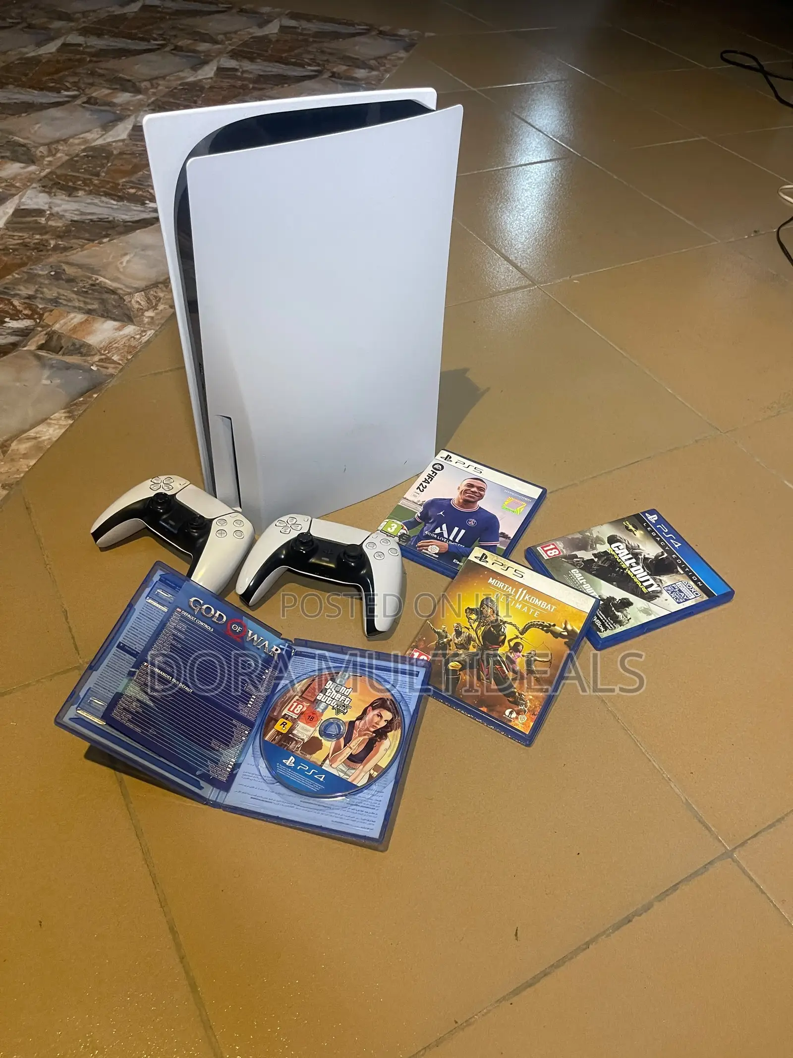 PlayStation 5 Disc Edition (825GB) + 2 Controllers + 3 Games
