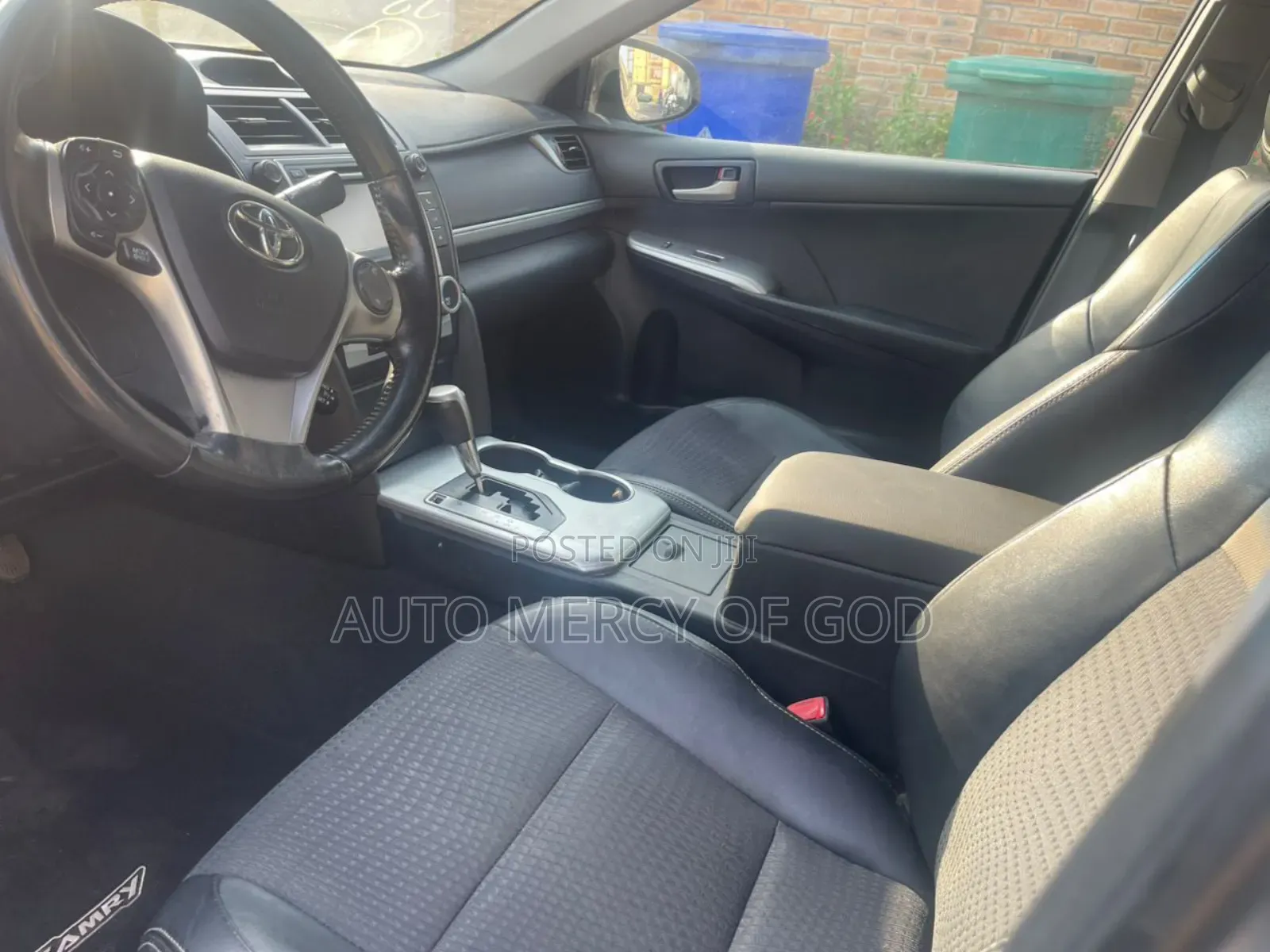 Toyota Camry LE 4dr Sedan (2.5L 4cyl 6A) 2012 Silver