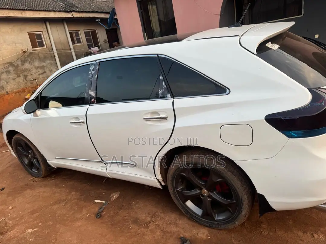 Toyota Venza V6 AWD 2010 White