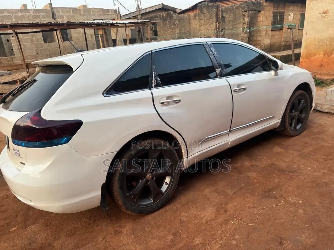 Toyota Venza V6 AWD 2010 White