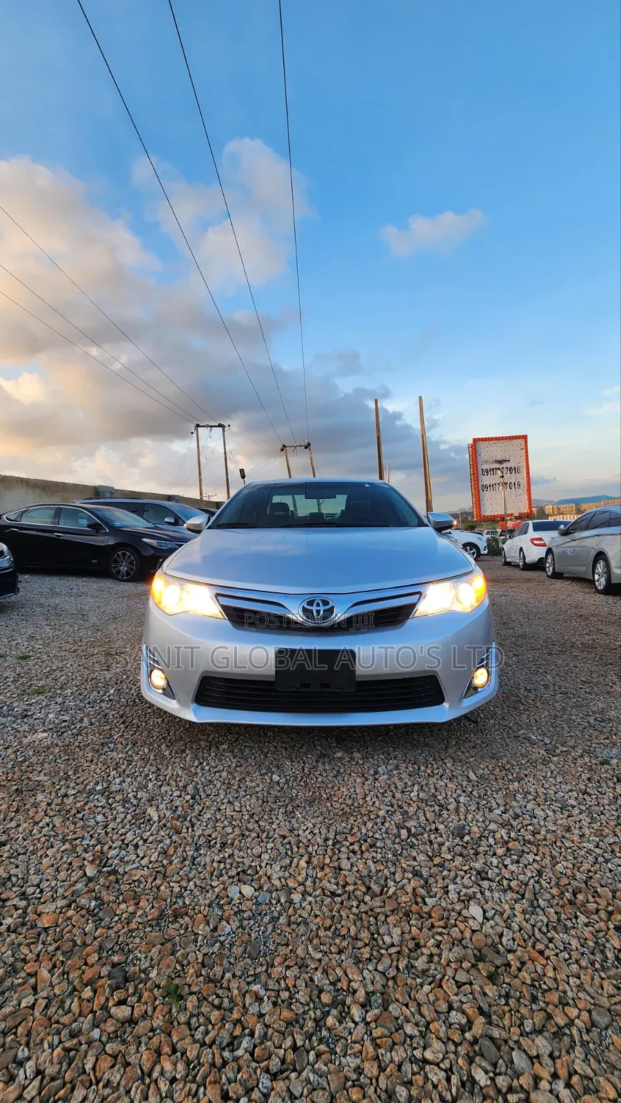 Toyota Camry XLE 4dr Sedan w/Prod. End 11/13 (2.5L 4cyl 6A) 2014 Silver