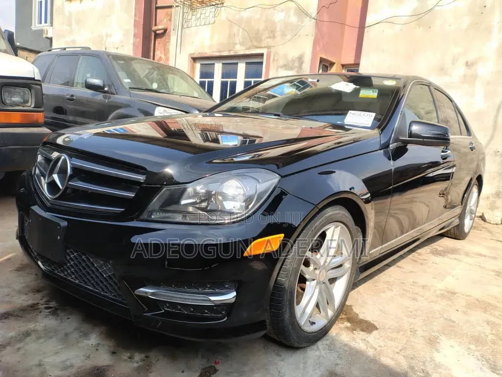Mercedes-Benz C300 2014 Black