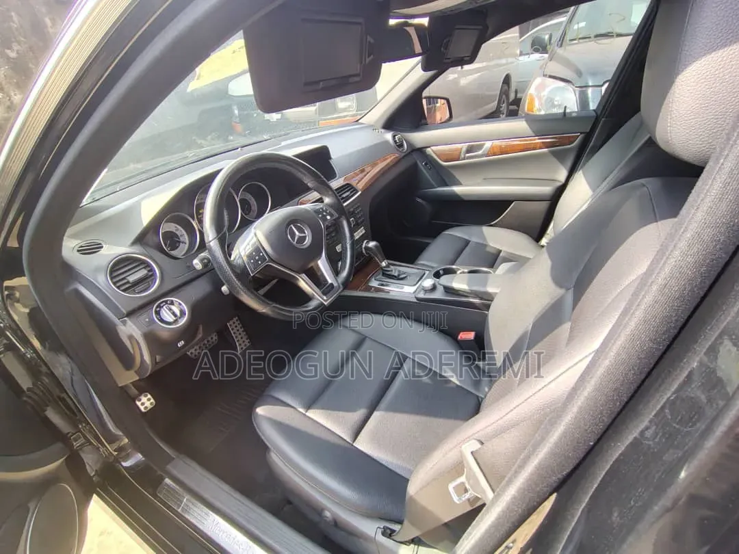 Mercedes-Benz C300 2014 Black