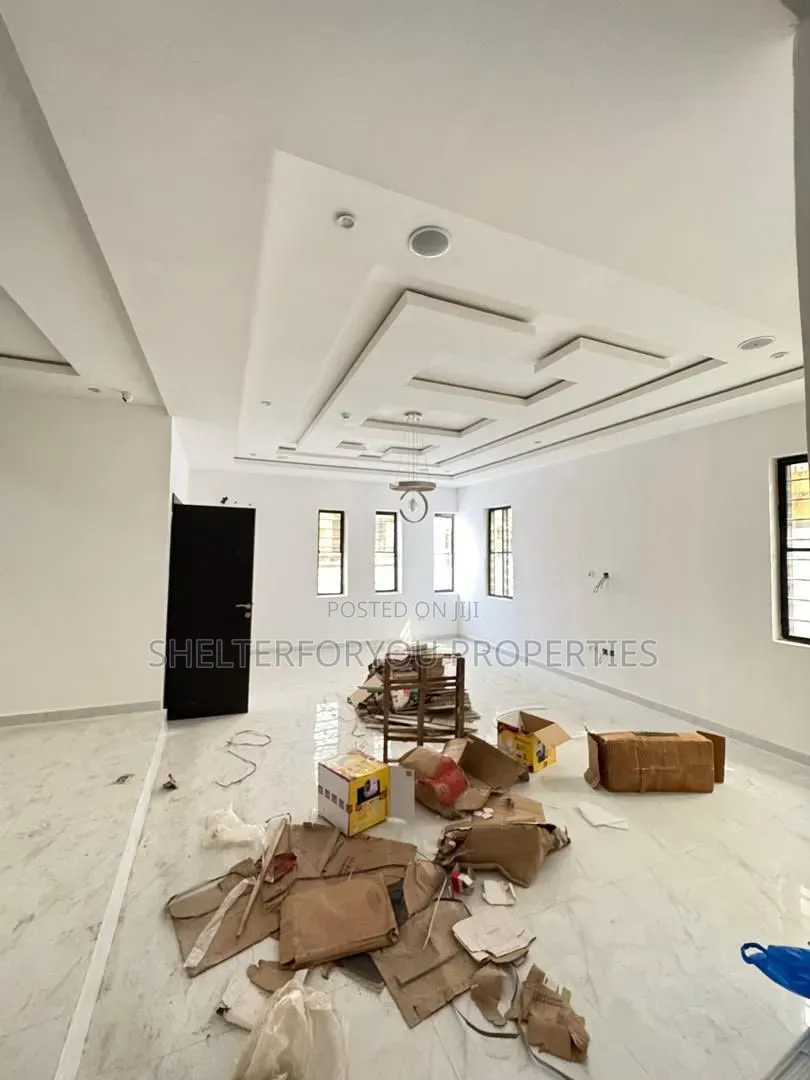5bdrm Duplex in Berger for sale