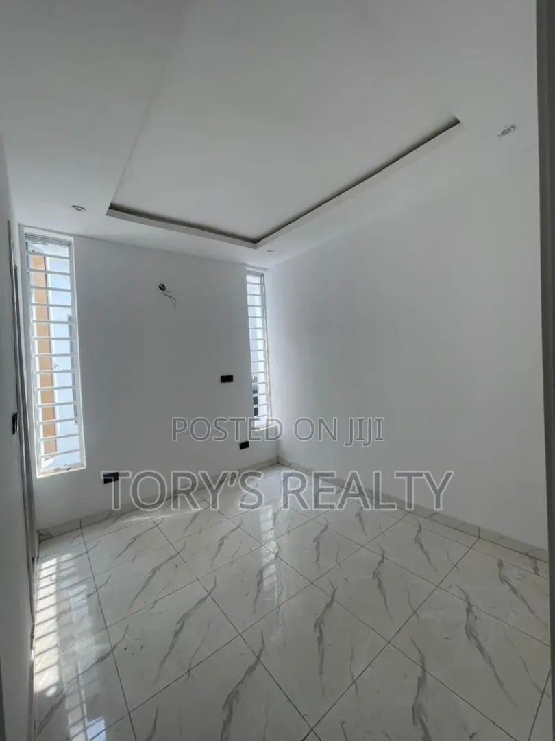 4bdrm Duplex in Ikota for rent