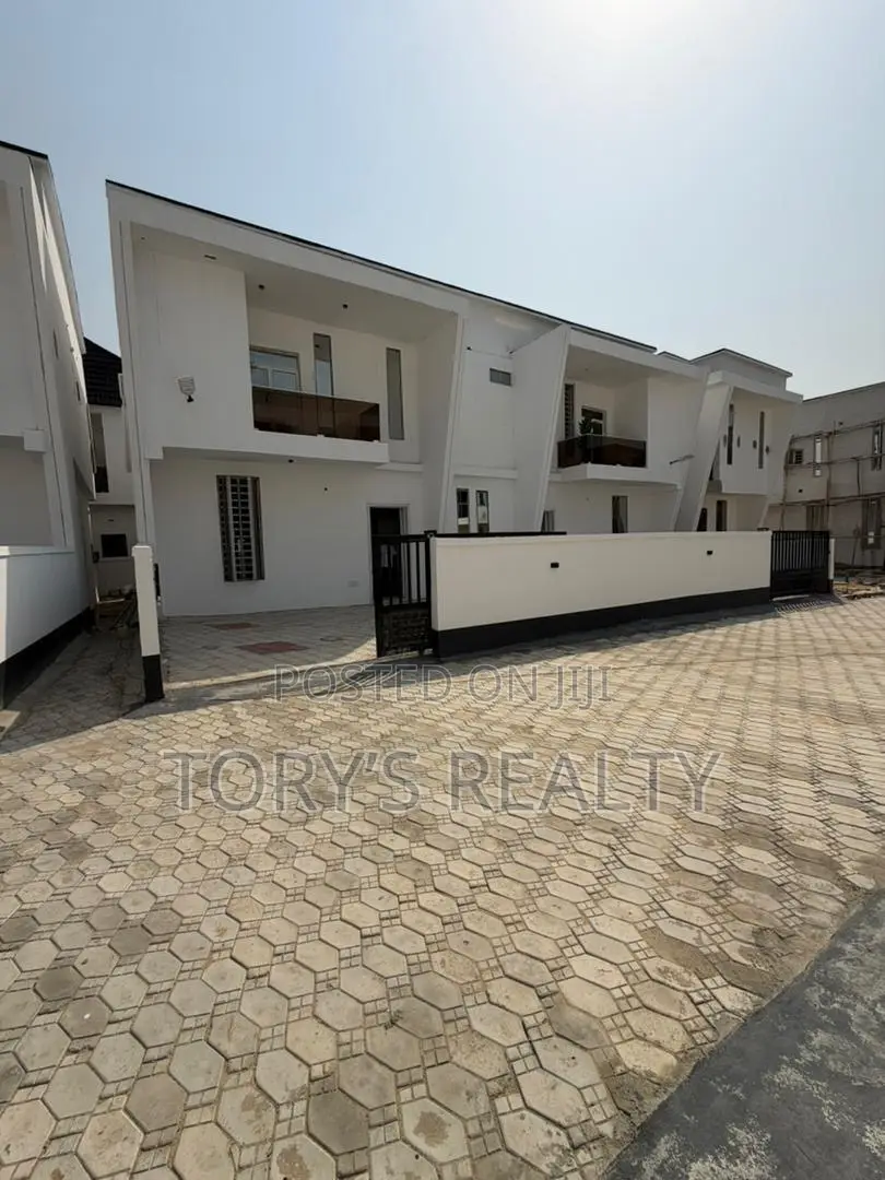 4bdrm Duplex in Ikota for rent