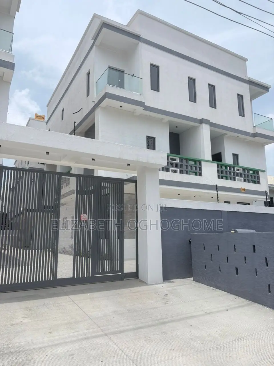 4bdrm Duplex in Lekki Phase 1 for sale