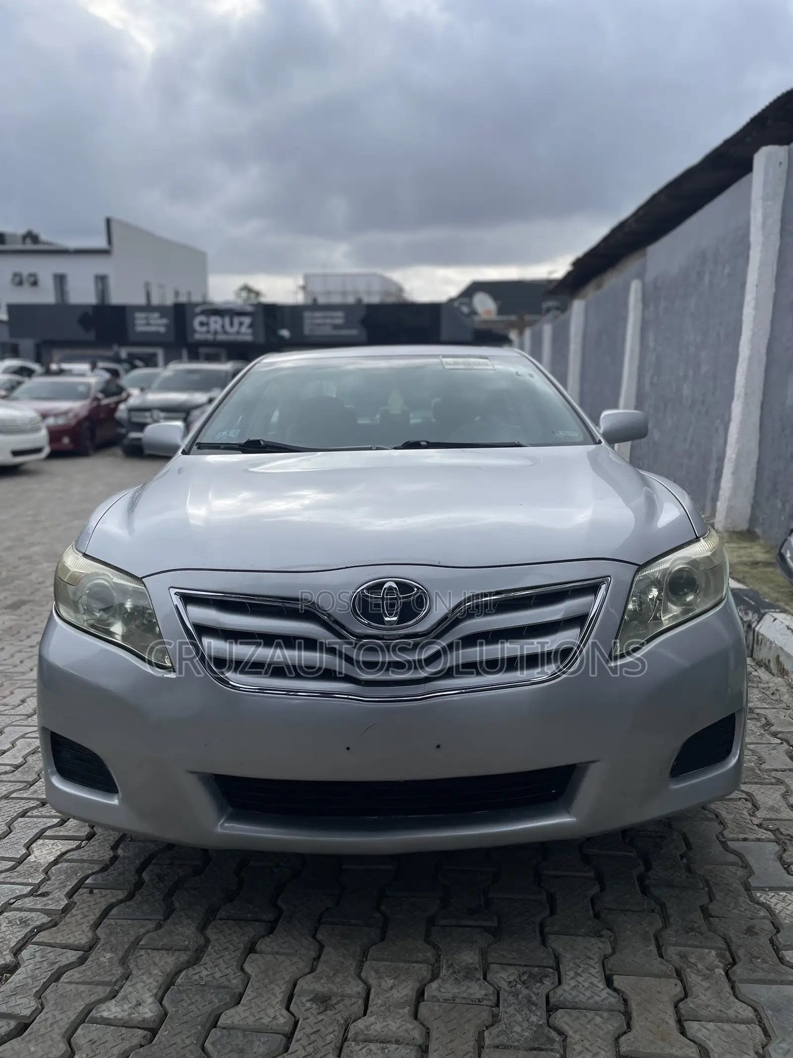 Toyota Camry LE 4dr Sedan (2.5L 4cyl 6AM) 2010 Silver
