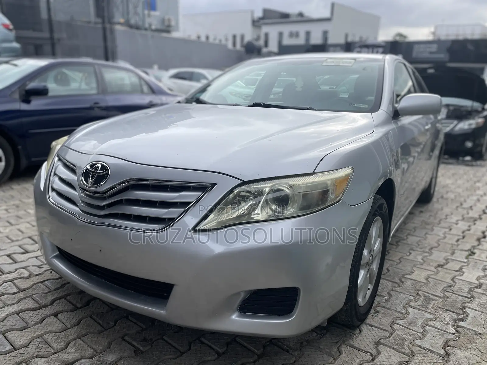 Toyota Camry LE 4dr Sedan (2.5L 4cyl 6AM) 2010 Silver