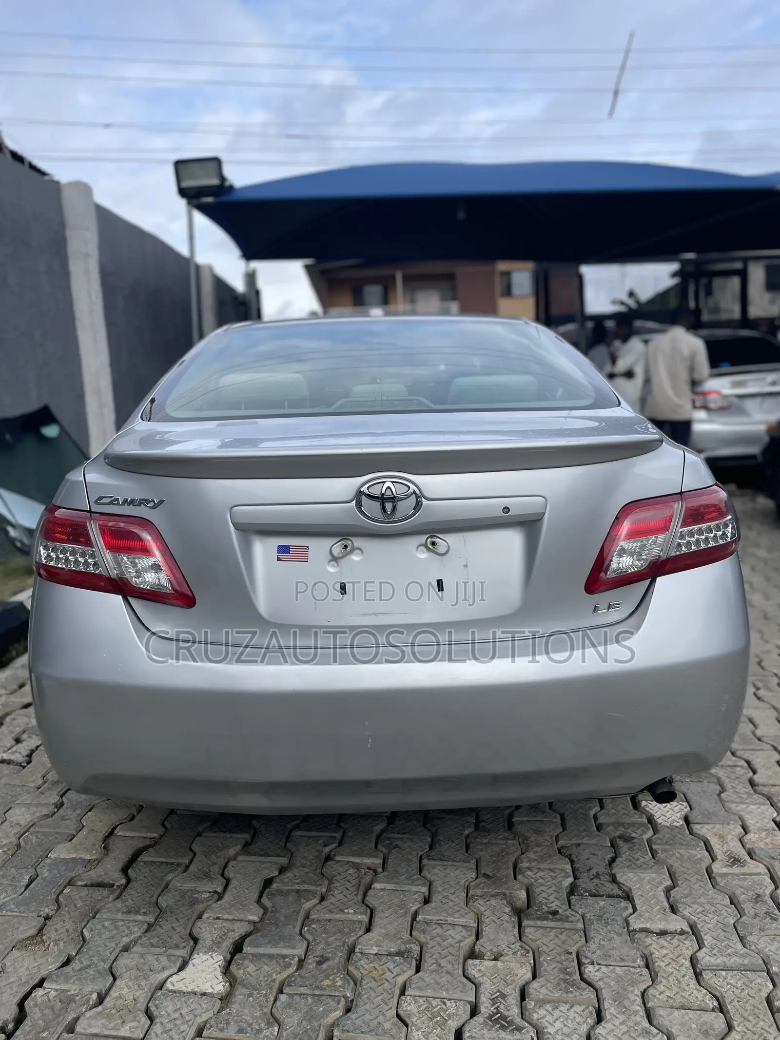 Toyota Camry LE 4dr Sedan (2.5L 4cyl 6AM) 2010 Silver