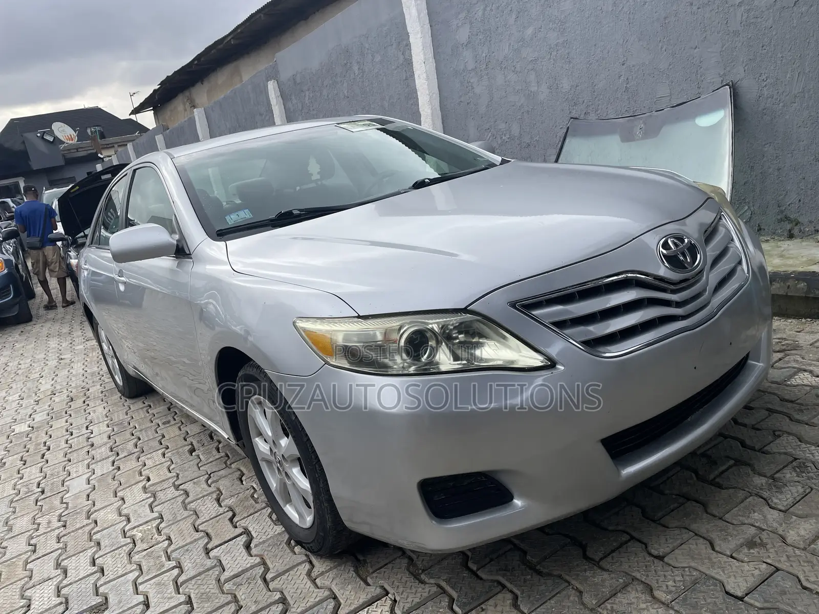 Toyota Camry LE 4dr Sedan (2.5L 4cyl 6AM) 2010 Silver