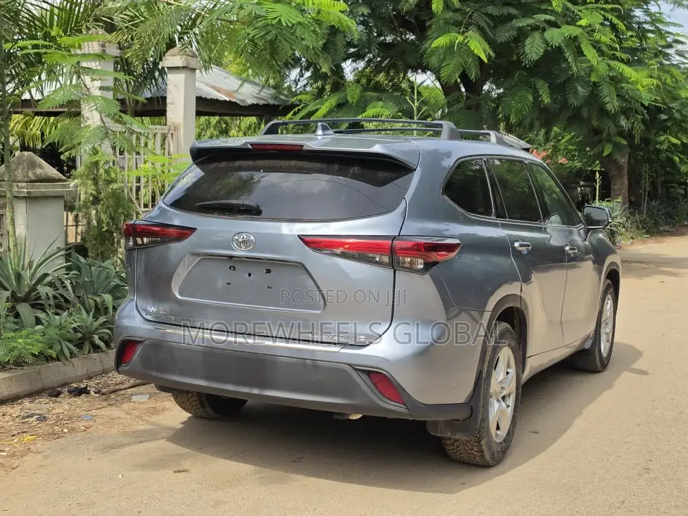 Toyota Highlander Limited FWD 2020 Gray