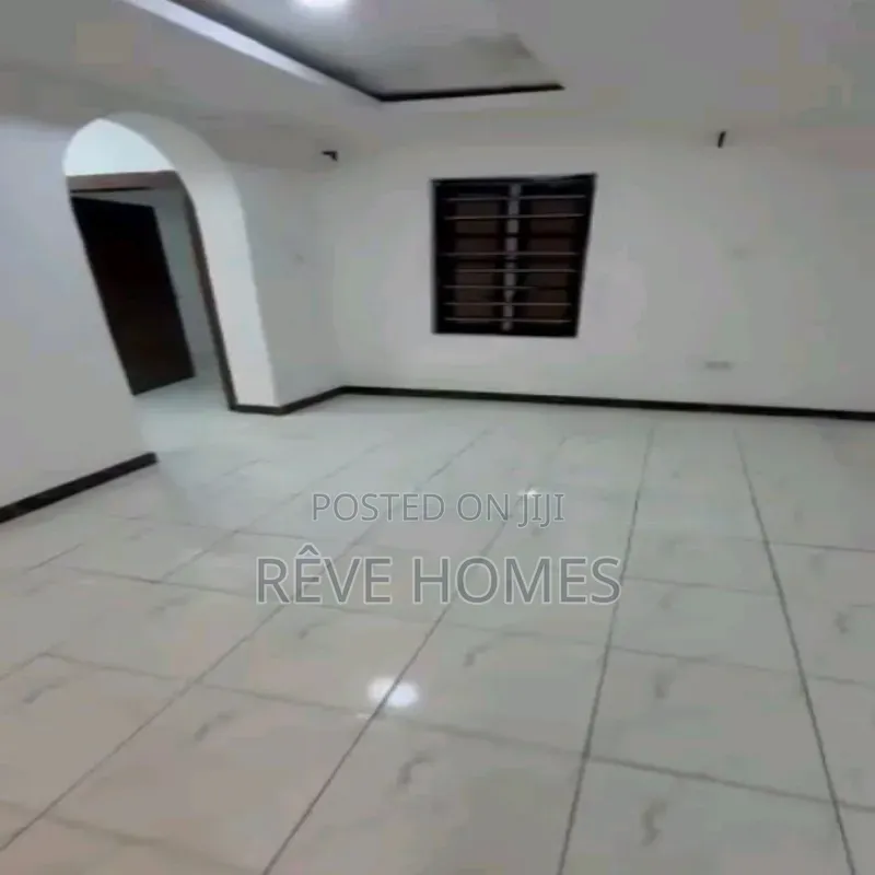 2bdrm Block of Flats in Soluyi for rent