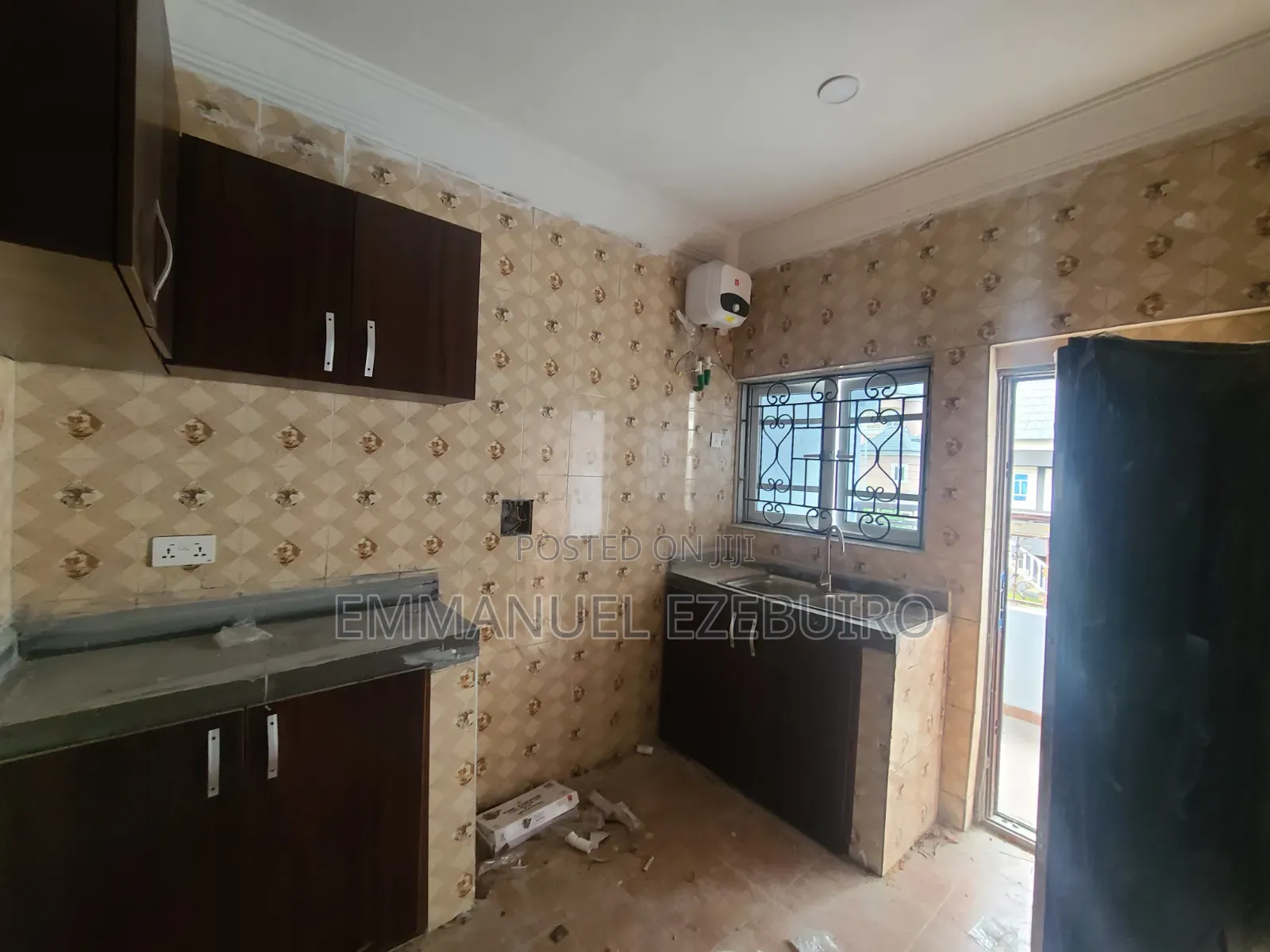 1bdrm Block of Flats in Rumuigbo Off, Port-Harcourt for rent
