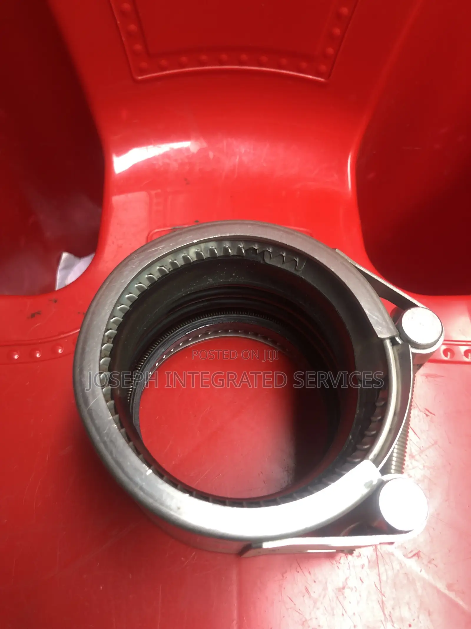 Straub-Grip Pipe Coupling Made of Stainless Steel.