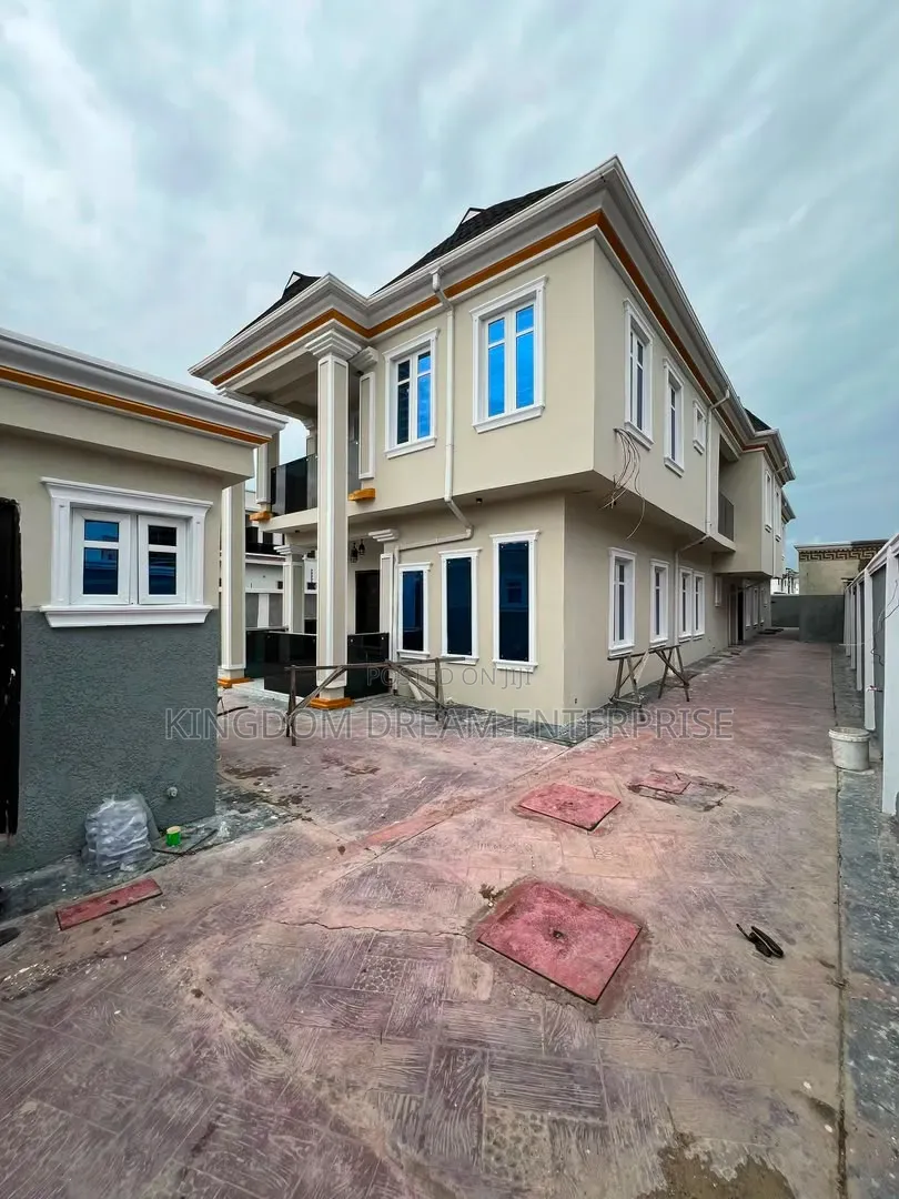 4bdrm Duplex in Ikota Lekki Lagos for rent