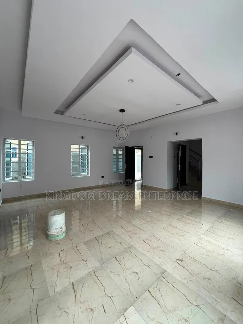 4bdrm Duplex in Ikota Lekki Lagos for rent
