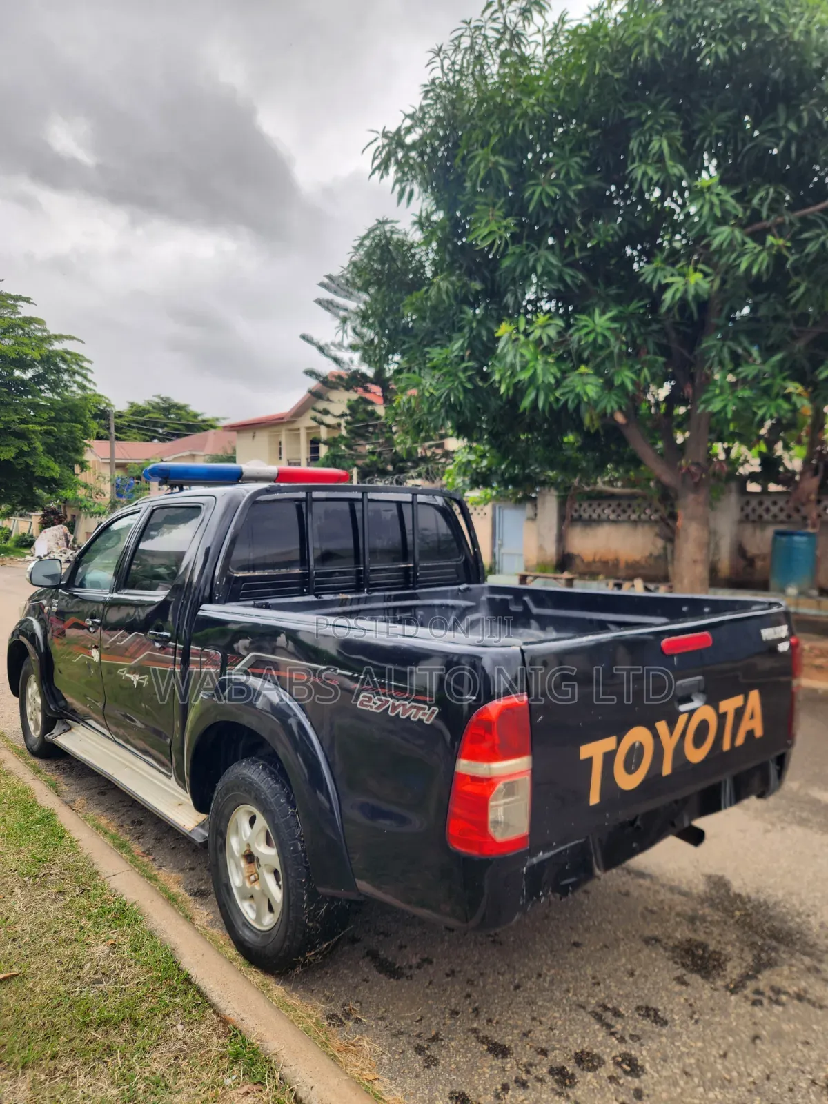 Toyota Hilux 2010 Black