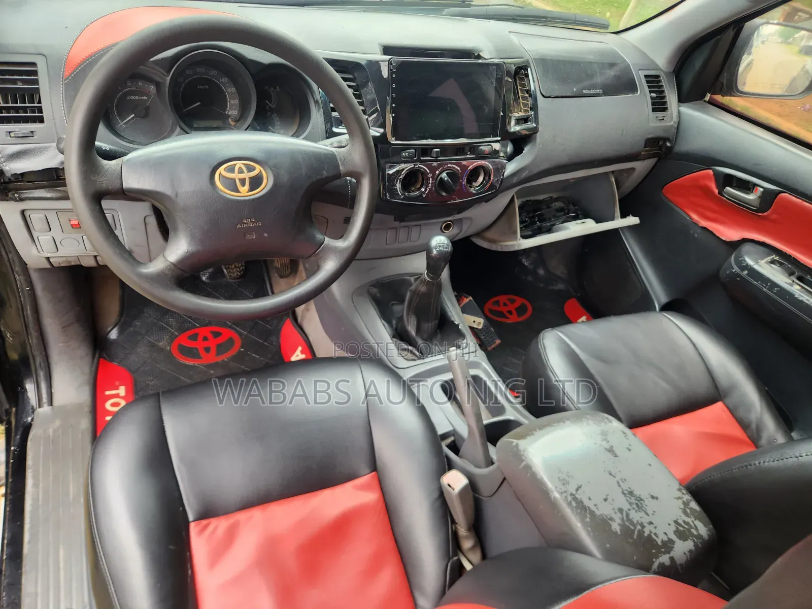 Toyota Hilux 2010 Black