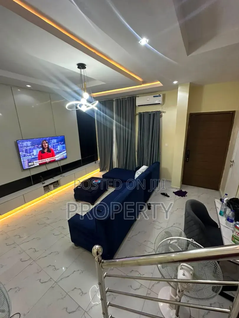 2bdrm Duplex in Lekki Phase 2 for rent
