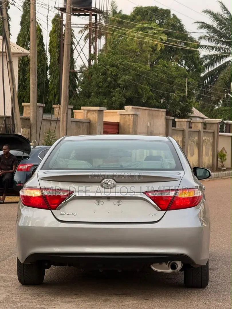 Toyota Camry 2016 Silver