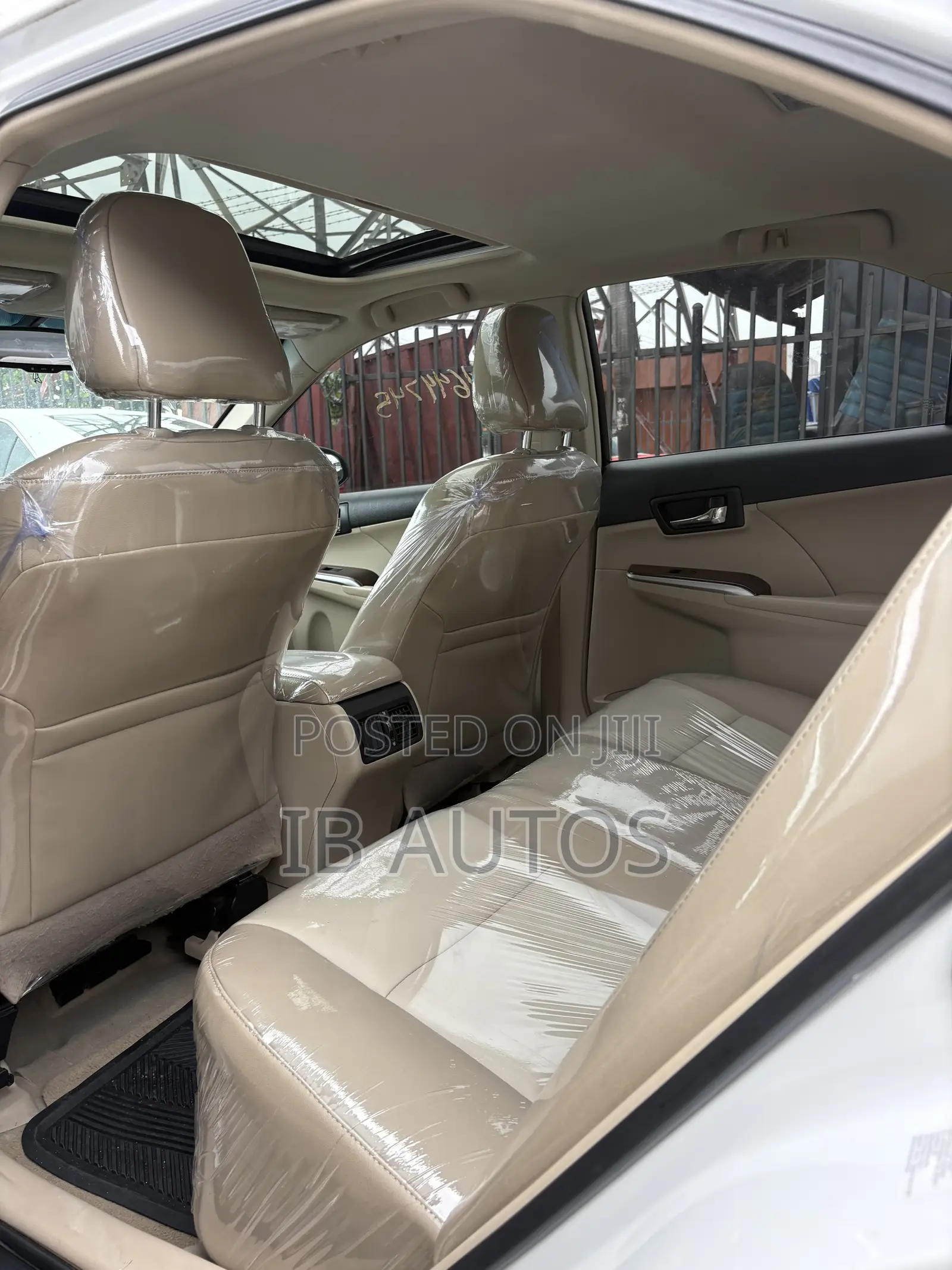 Toyota Camry XLE 4dr Sedan (2.5L 4cyl 6A) 2013 White