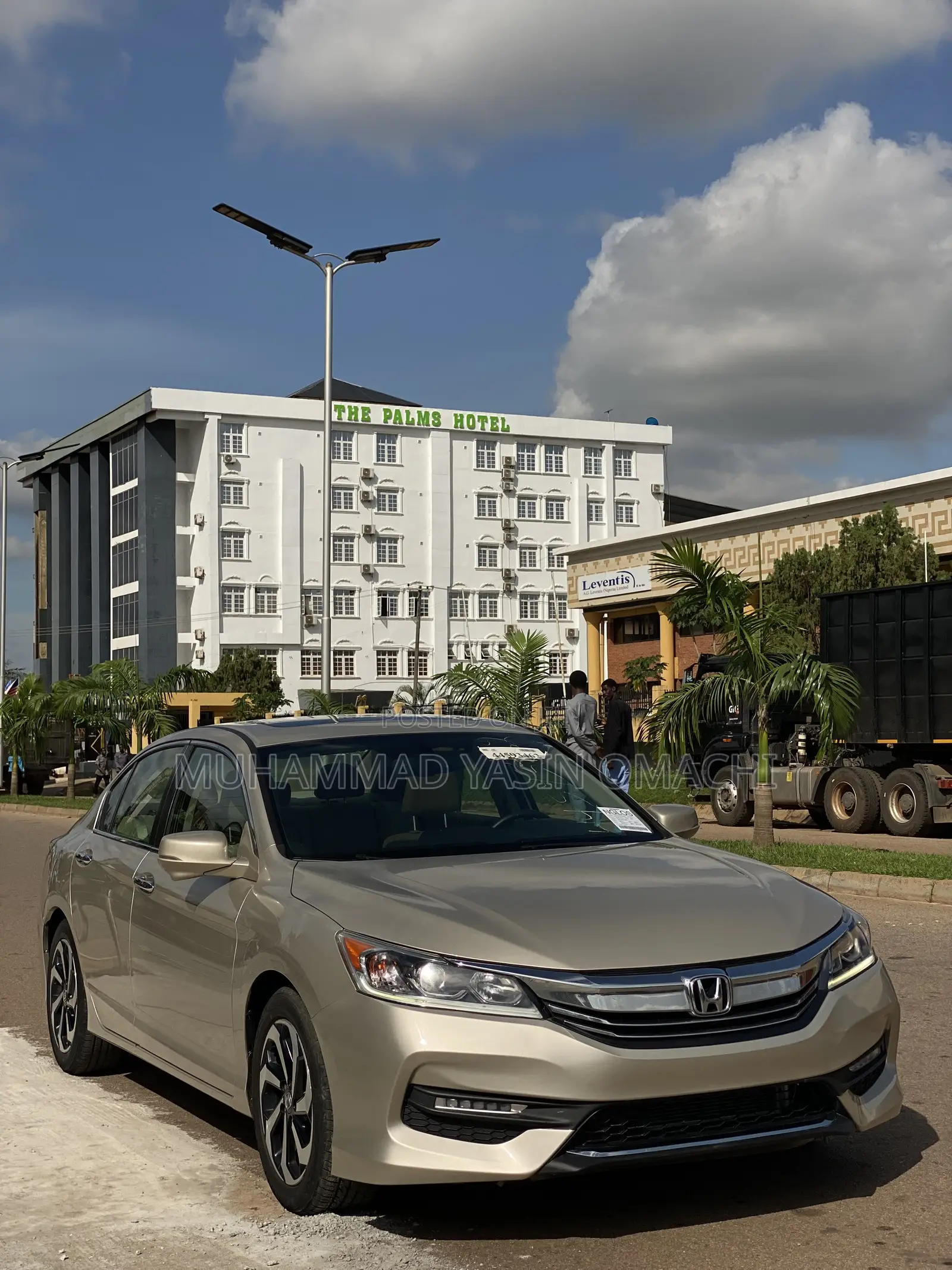 Honda Accord EX-L 4dr Sedan FWD (2.4L 4cyl 2A) 2017 Gold