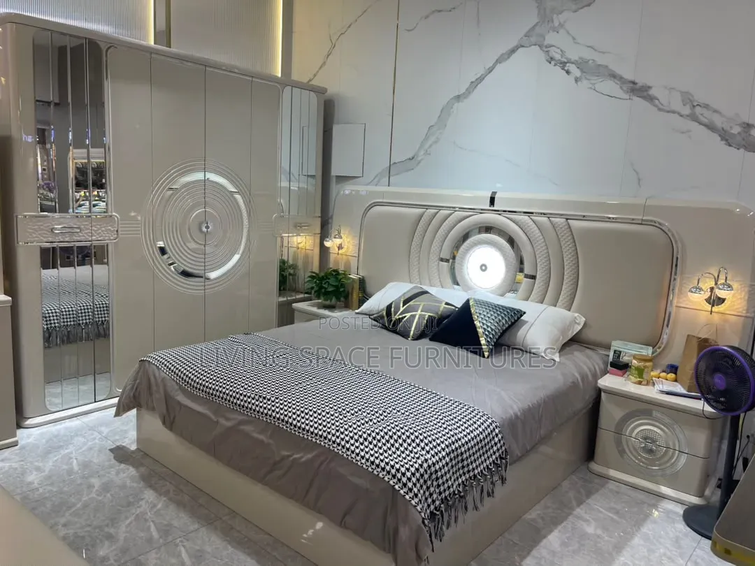 Contemporary Bed 6by7 Size Full Set