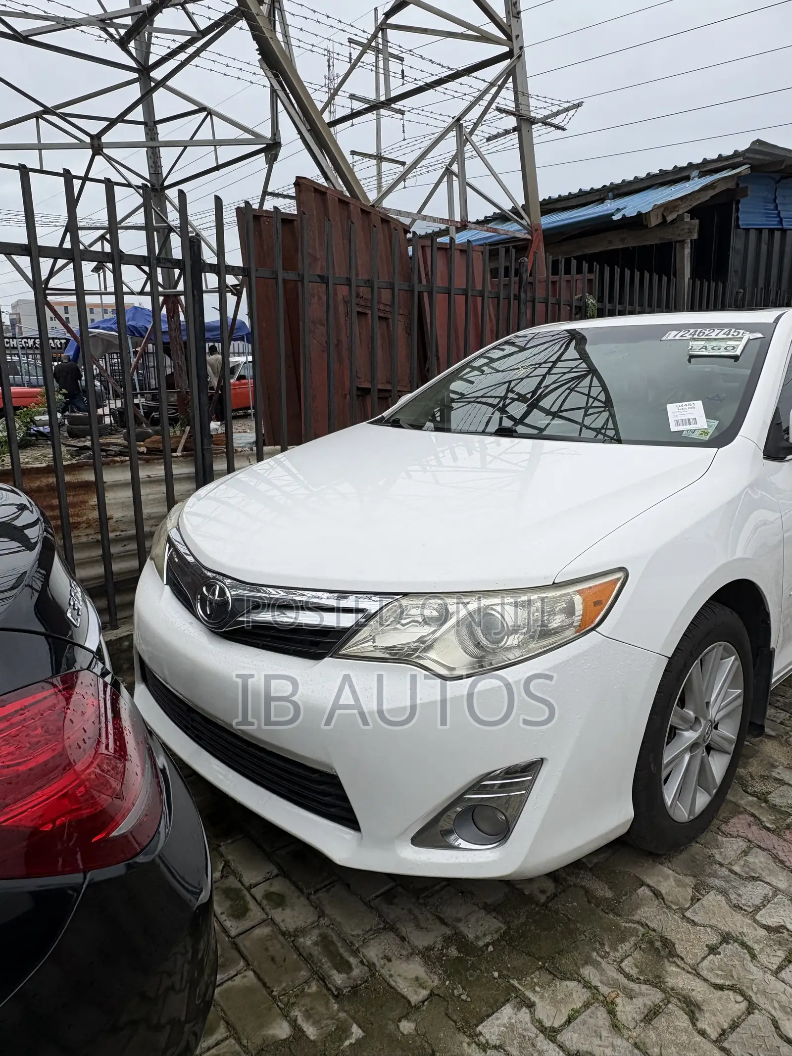 Toyota Camry XLE 4dr Sedan (2.5L 4cyl 6A) 2014 White
