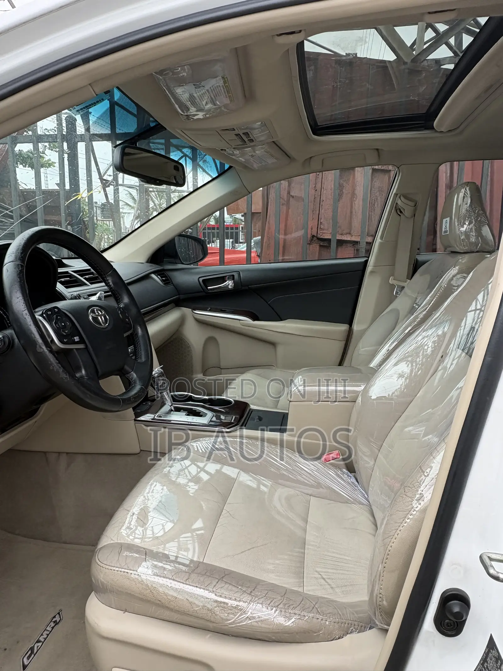 Toyota Camry XLE 4dr Sedan (2.5L 4cyl 6A) 2014 White