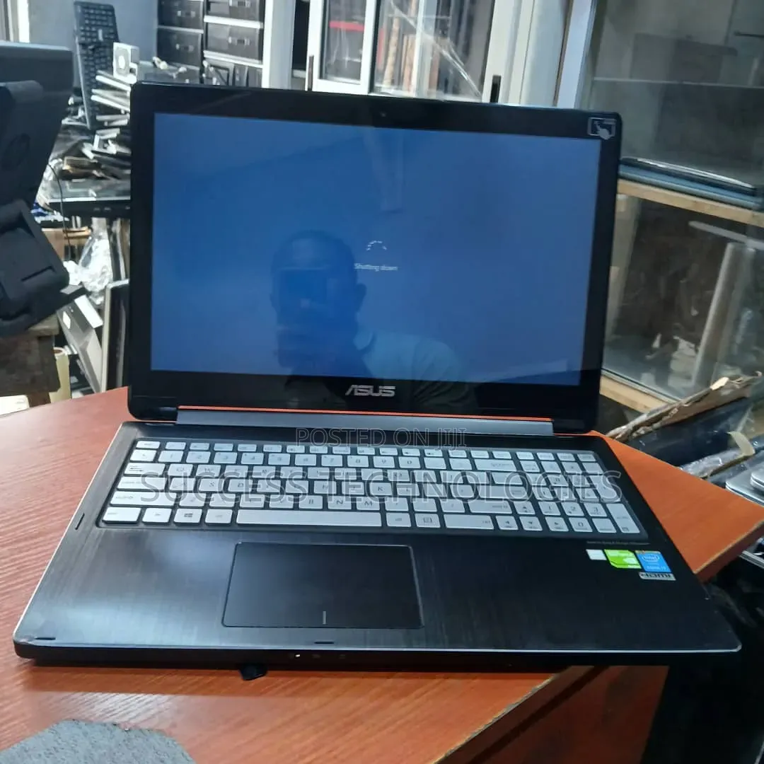 Laptop Asus Q551 8GB Intel Core i7 HDD 640GB