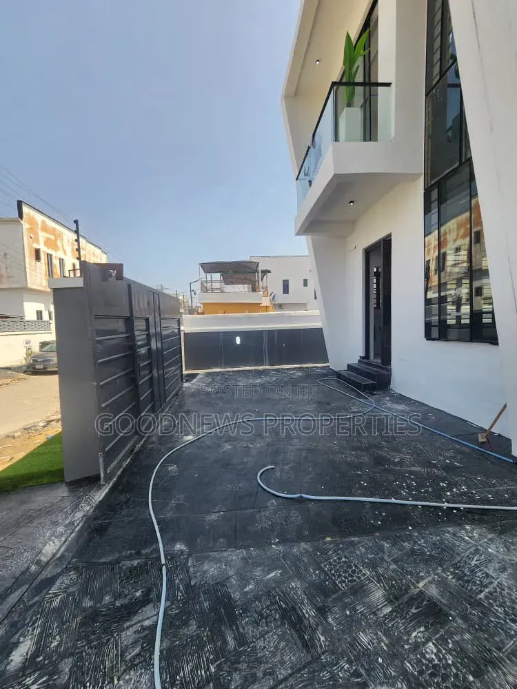 5bdrm Duplex in Ajah for sale