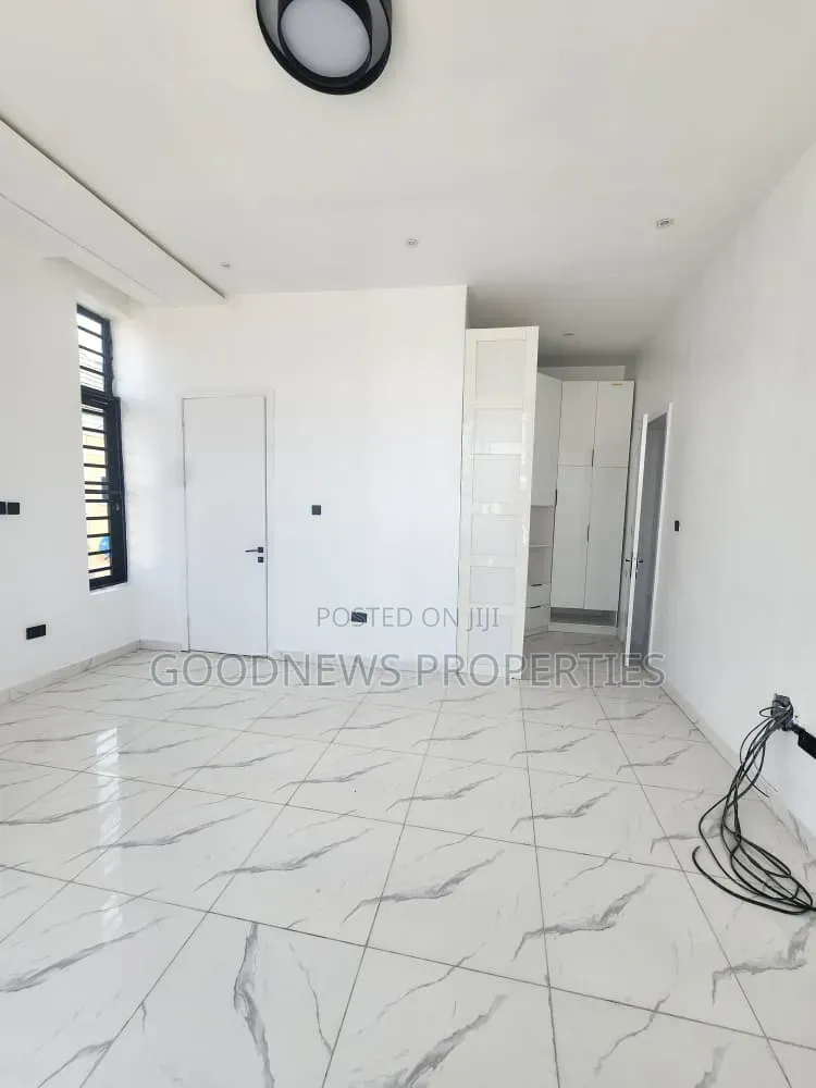 5bdrm Duplex in Ajah for sale