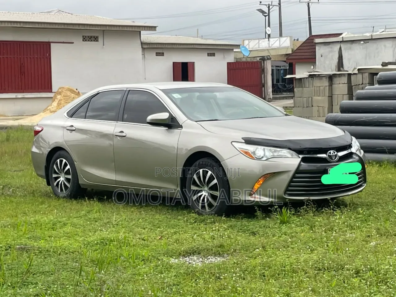 Toyota Camry LE 4dr Sedan (2.5L 4cyl 6A) 2015 Gold