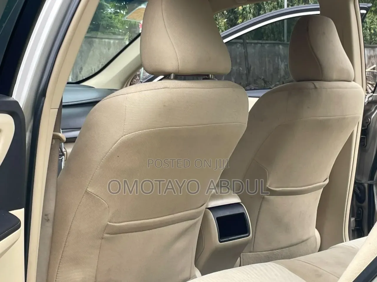 Toyota Camry LE 4dr Sedan (2.5L 4cyl 6A) 2015 Gold