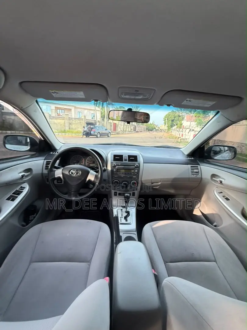 Toyota Corolla 2011 White