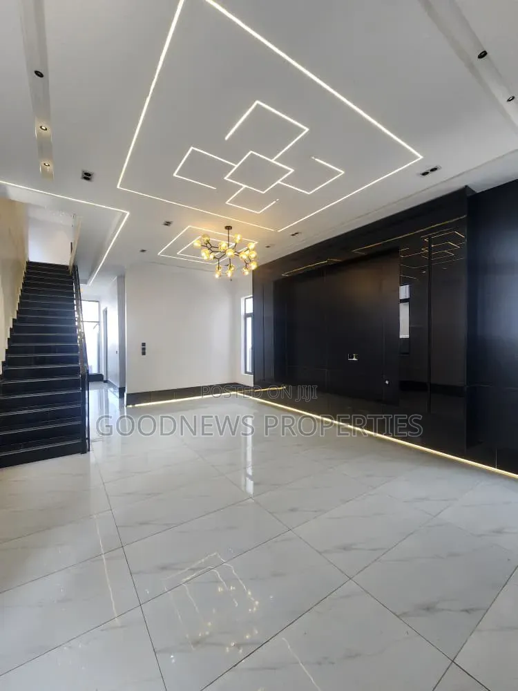 5bdrm Duplex in Ajah for sale