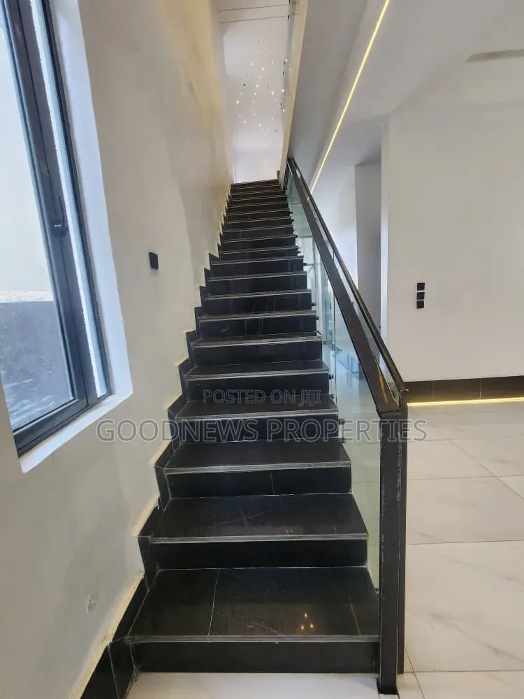 5bdrm Duplex in Ajah for sale