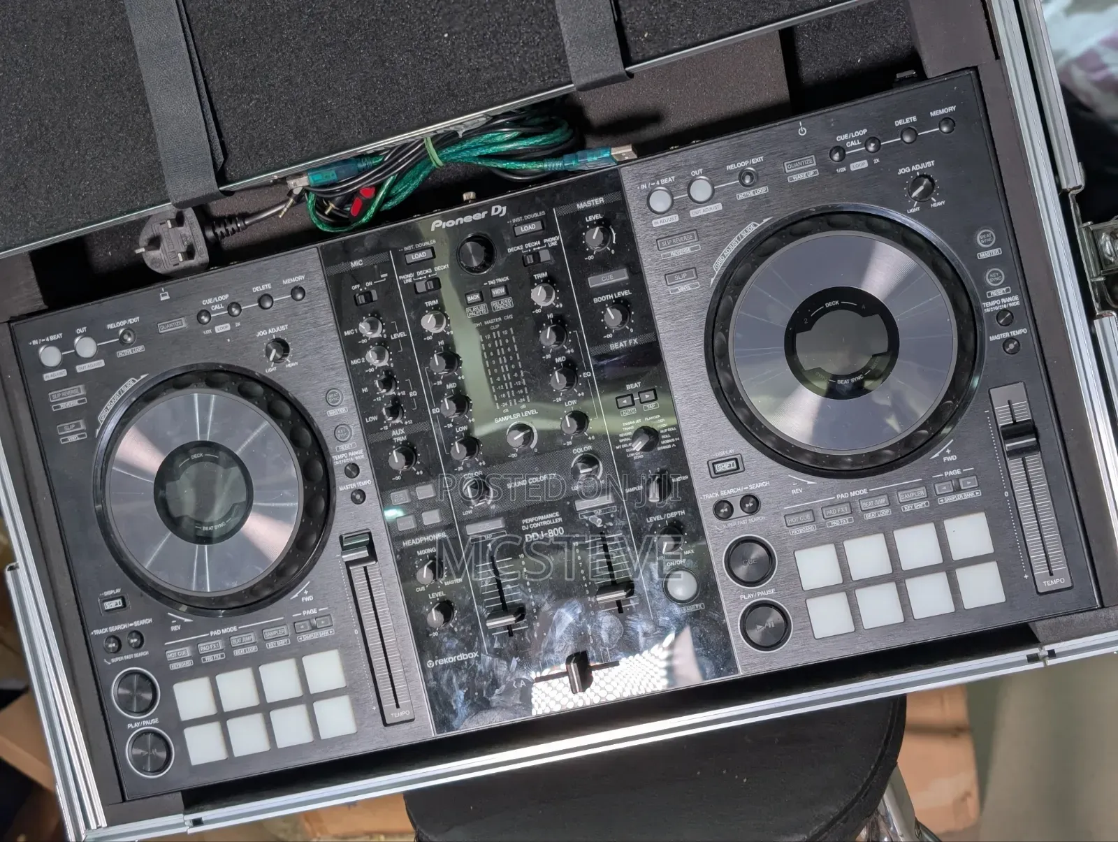 Pioneer Dj DDJ-800 Dj Mixer Controller With Bonus Box