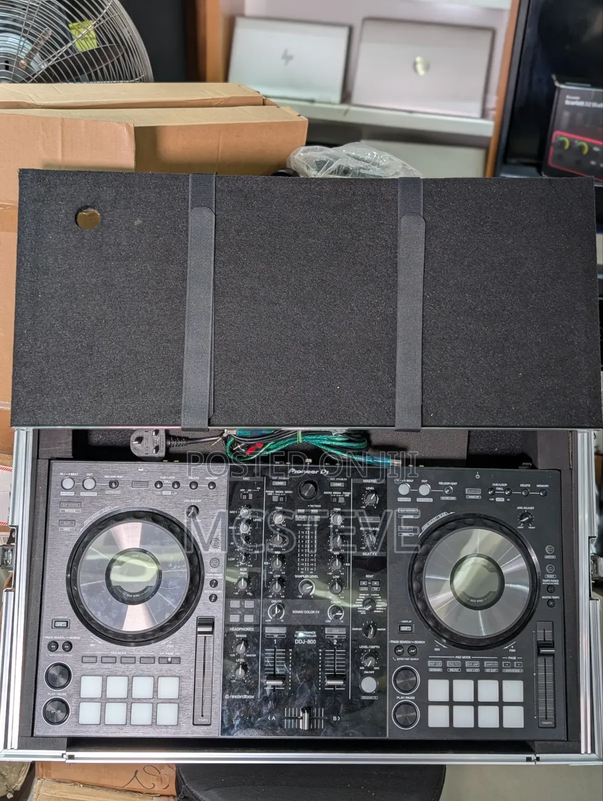 Pioneer Dj DDJ-800 Dj Mixer Controller With Bonus Box